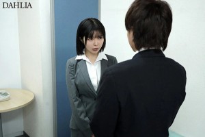 退職代行の実績No1の善場さんが、ブラック企業から罵倒されまくり号泣失禁お漏らしピストンで涙目でチ○ポ懇願することになりました。 善場まみ ギャラリー 2