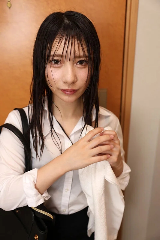 【VR】これぞ8K！停電の中で…。濡れ髪のあざとい新卒をハメ倒し性欲解放ピストン 松井日奈子