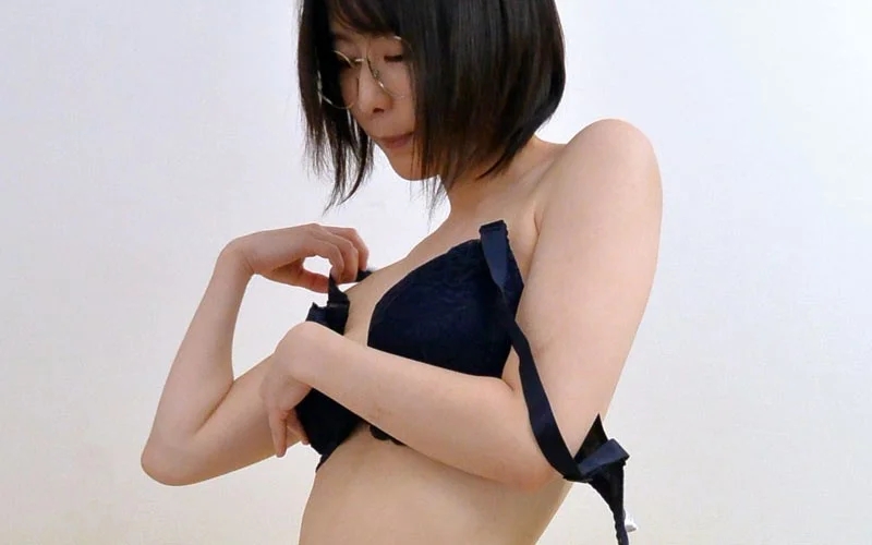 同人漫画家の卵×アニメ声×メガネ×巨乳な妹が俺にエロ描写の相談にきたのだが…牧村柚希