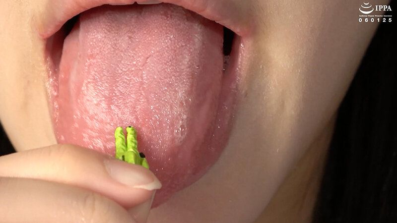 【歯・口腔フェチ】「超敏感女優 琥珀ややちゃんの口内観察＆巨大女フェチ」WAKA-077琥珀やや ギャラリー 6