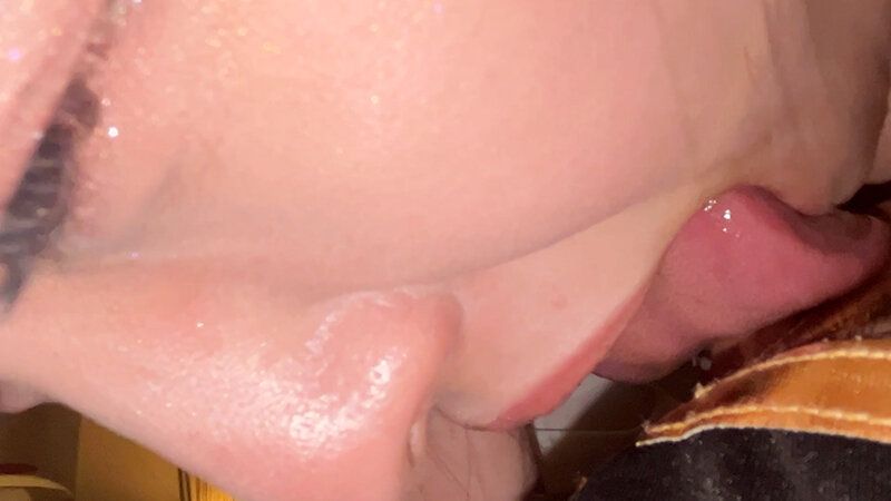 実況しながら鼻を辱めるドSお姉さんがM男に濃厚鼻フェラ ギャラリー 10