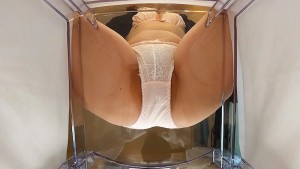 挑発ミニスカ痴女スケスケ透明椅子パンモロ密着パンティー4 ギャラリー 6