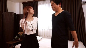 あいさつをする程度の関係のいまどきギャルが、なぜかオジサンの俺の家に遊びに来て誘惑してくる話 斎藤あみり ギャラリー 2