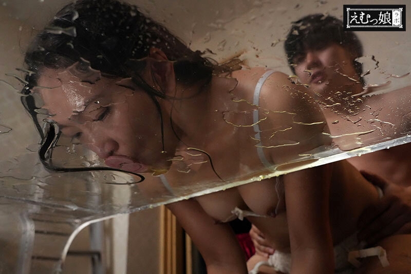 ※嘘偽り一切無しガチ大量飲尿 変態ジジイ15人分のエンドレス！小便ごくごく！公衆便女プリンセス 雨村梨花