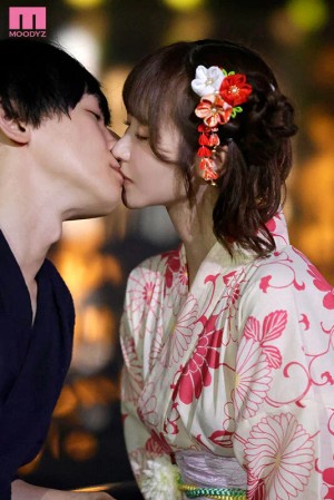 花火大会で突然の大雨 彼にふられて駆けつけてくれた幼馴染と駆け込んだラブホ相部屋で朝陽が昇るまでずぶ濡れのまま何度も中出しSEXしまくった 小野六花 ギャラリー 1