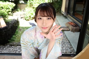 【VR】【8K VR】お客様に囁き密着と極上の施しで癒しの宿泊を提供する美人女将 尾崎えりか ギャラリー 3