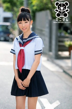 搾りたて100パーセント。本物母乳女子校生。 パイパン 新美もも ギャラリー 1