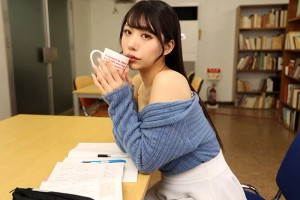 【VR】図書館に勉強しに来ている大人しそうな女子大生に強力な媚薬を差し入れて… 極限まで高まった感度に体液ダダ漏れの悶絶キメセク痴● 尾崎えりか ギャラリー 3