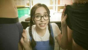 ドラッグストアでアルバイトする地味女子JD、小倉さんは男性経験はないけれど性欲はチョモランマ級！！オタク女子に彼氏が出来た！初めての生チ●ポにドスケベ大解放！エロ山大噴火！ 小倉由菜 ギャラリー 5