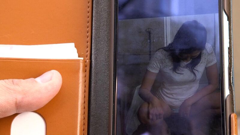 夫が居ない昼間は長男の犬となった美しき熟母。いつしか夫では得られない快楽の虜となる変態SEX！ ギャラリー 3