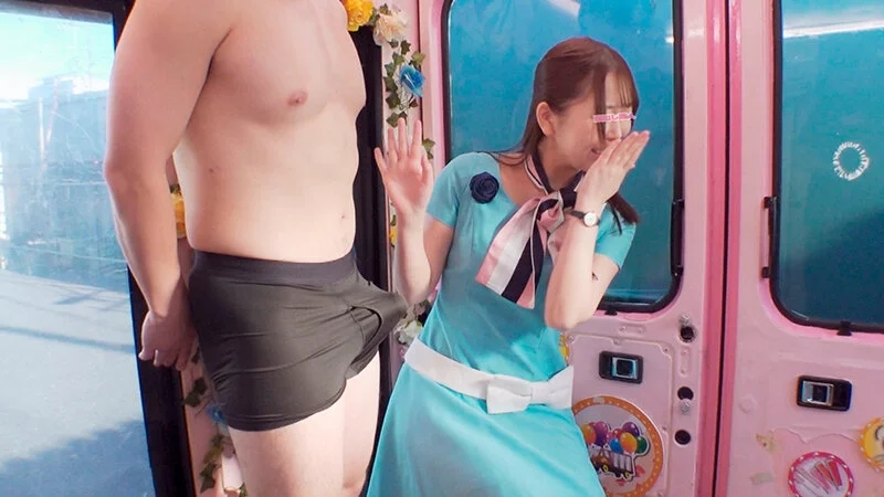 一般男女モニタリングAV×マジックミラー便コラボ企画 一流百貨店の受付嬢にじゅぼじゅぼフェラ接客特訓！お客様対応中に喋れなくなるほどの大量口内射精で精子ダダ漏らし！過激な接客で火照った受付嬢オマ○コにデカチンをねじ込みザーメンまみれSEX！全員中出しスペシャ…