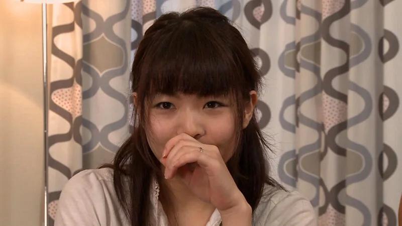 浮気をされて怒り心頭の若妻さん！やけくそ気味にAV出演を決めちゃう！考えが変わらない内にと電マでイカセてヌレヌレなアソコに肉棒挿入で生中出し！ ギャラリー 2