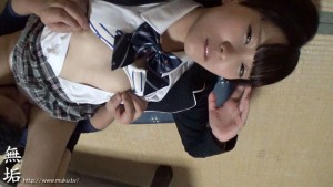 制服を脱がせると、そこにあったのはちっぱいでした。発育途中のぺたんこ少女達とナイショ性交BEST4時間 ギャラリー 2