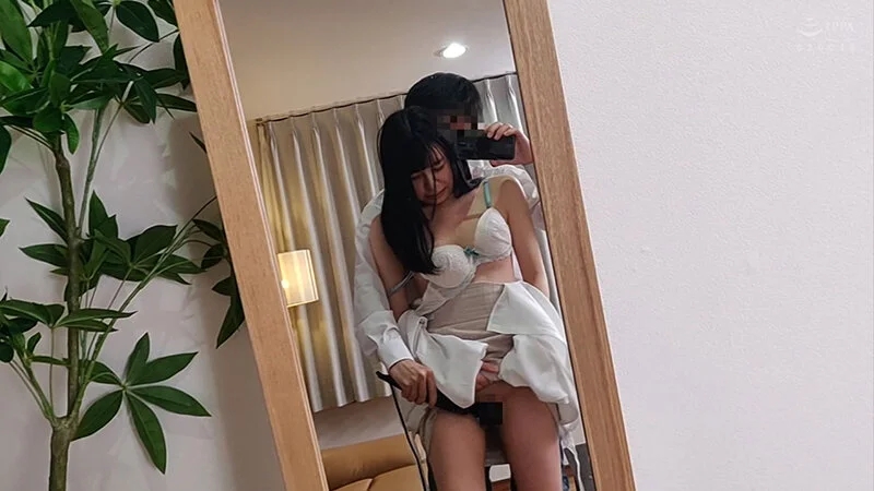 【ガチ流出】ドマゾ美少女の発狂 メスガキ大量失禁！！ 月美りょう