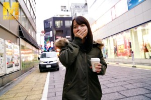 リアルガチ 激写ドキュメント！あべみかこのプライベートを追跡盗撮 イケメン君とのすべてをAVで暴く！ ギャラリー 1