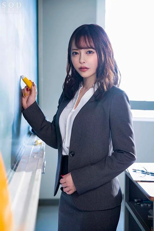 大嫌いで大好きな先生を、DQNの先輩達に犯してもらいました…。 小倉由菜