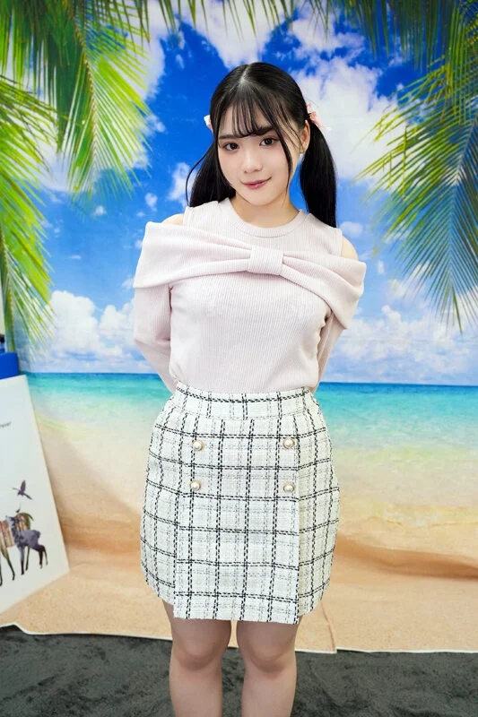 素人パンチラ in 自宅で個人撮影会vol.104！！元気いっぱいのフレッシュパワー全開！！若さとかわいさが溢れた究極プリティー撮影会！！