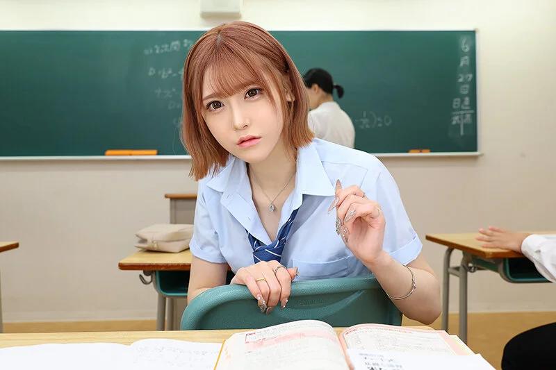 【VR】【8K VR】授業中に体調が悪くなった僕。隣の席のギャルのあかりちゃんに連れられて保健室で休んだら、お口マ○コと生マ○コの抜きテクニックで精巣から無理やり精子を引き上げられ、アヘ顔中出しとアヘ顔顔射を決め込んだ。 皆瀬あかり ギャラリー 3