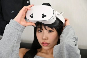 【VR】俺の部屋で勝手にVR動画を見てオナってる姉貴をそのままイカせてヤッた 尾崎えりか ギャラリー 7
