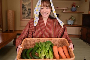 【VR】隣村のオサセな娘っ子が今日も野菜を売りに来たのでオチ○ボ＆オマ○ゴ！性の喜び貪りまくりの超昭和肉感特化性交 若宮穂乃 ギャラリー 3