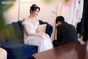 結婚式記録ビデオNTR 人生で一番幸せな瞬間、愛する妻は密かに寝取られていた。 沙月ふみの ギャラリー 6