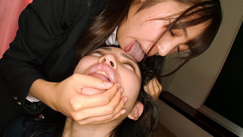 白濁痰唾汁吐き顔面舐めレズ ギャラリー 11