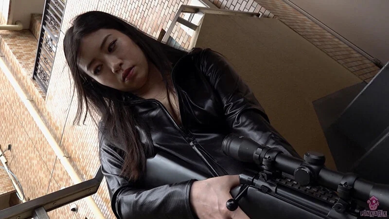 新人潜入女捜査官 浜辺栞帆