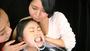 唾 顔面発射レズ ギャラリー 6