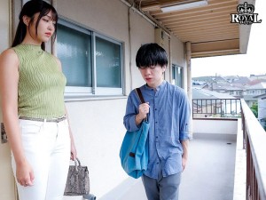 隣の高身長美女に踏まれて堕ちた僕。足先で支配されるたび、射精が止まらない。 木下ひまり ギャラリー 8