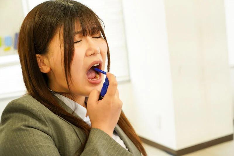 その生意気なクチマ●コにのどぬる媚薬とイラマが効く！咽喉（のど）発情！アヘ顔即効ドM堕ち！～お前らのえずき汁とイキ潮で今までの恨みキレイさっぱり流してやるからなwww 有加里ののか 瀬那ルミナ 清巳れの ギャラリー 8