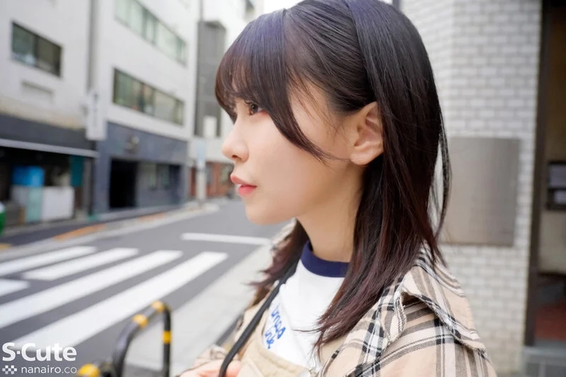 セフレ以上、恋人未満。ずーっとムラムラ！脱いだらエロすぎるボディのむっつり美少女とハメ撮り三昧！ 柏木こなつ