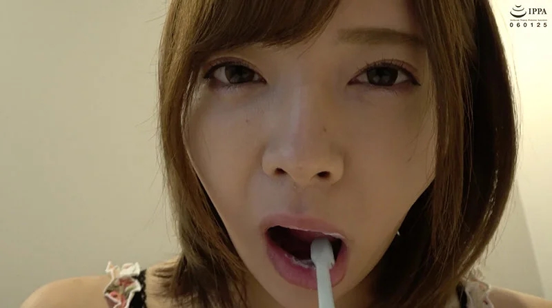 歯フェチ ～咀嚼・歯口内舌ベロ観察・手コキ～ 一条みお