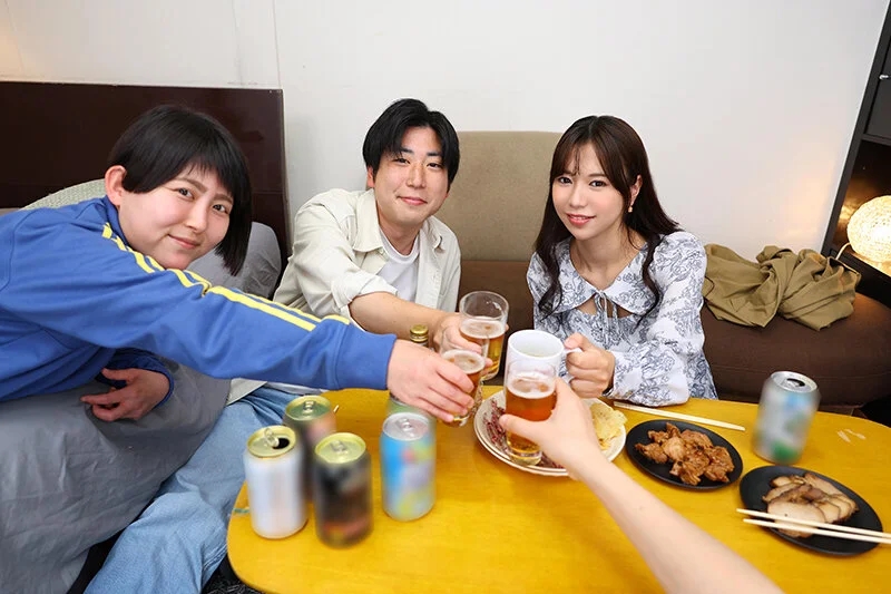 【VR】【8K】彼女が卒業旅行でいない間に、本当はずっと好きだった大学の同級生と滅茶苦茶中出しセックスした。五芭