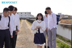 見た目は少女、中身はビッチな合法ロリ女教師は生徒をロリコンに目覚めさせてしまう 日向由奈 ギャラリー 1