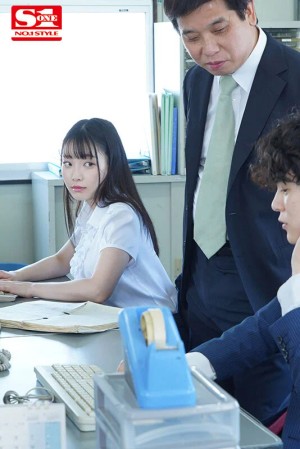 出張先で軽蔑している中年セクハラ上司とまさかの相部屋に…朝まで続く絶倫性交に不覚にも感じてしまったむっちり早熟ボディ新人社員 結月りあ ギャラリー 1