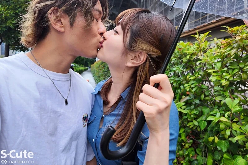 セフレ以上、恋人未満。デート中から頭の中はSEXばかり。色白美人とハメ撮り三昧！ 中城葵