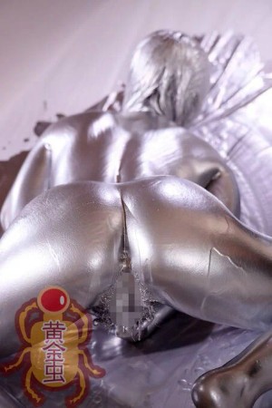 銀粉大全集 弐巻 12人のシルバーに輝く驚愕の美女たち！ ギャラリー 6