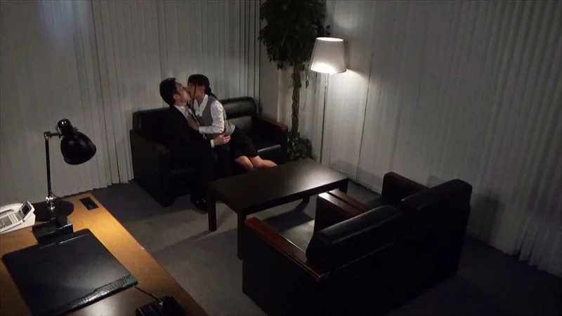 監視カメラに映った凄エロ痴女OL 渚みつき