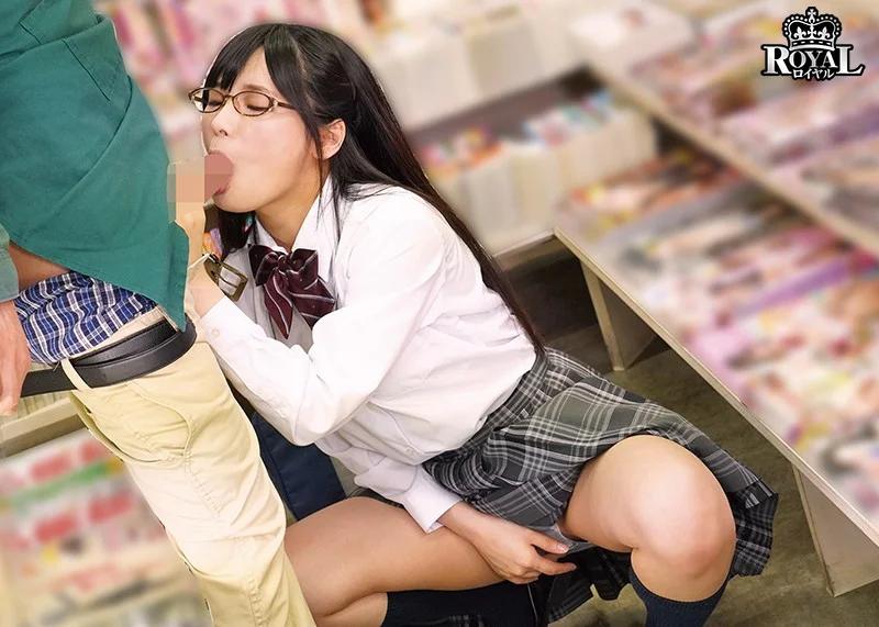 エロ本立ち読み優等生 むずむず股間で誘惑 久留木玲 ギャラリー 6