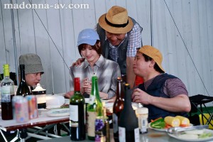 Gカップ美女、マドンナ移籍第一弾！！ 町内キャンプNTR テントの中で何度も中出しされた妻の衝撃的浮気映像 藤森里穂 ギャラリー 2