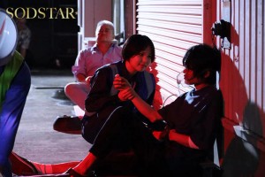 【性処理救助】避難生活で正義感あふれる災害レスキュー隊員が救助の一環として、集団中出しを受け入れるまでの1か月間 柴崎はる ギャラリー 4