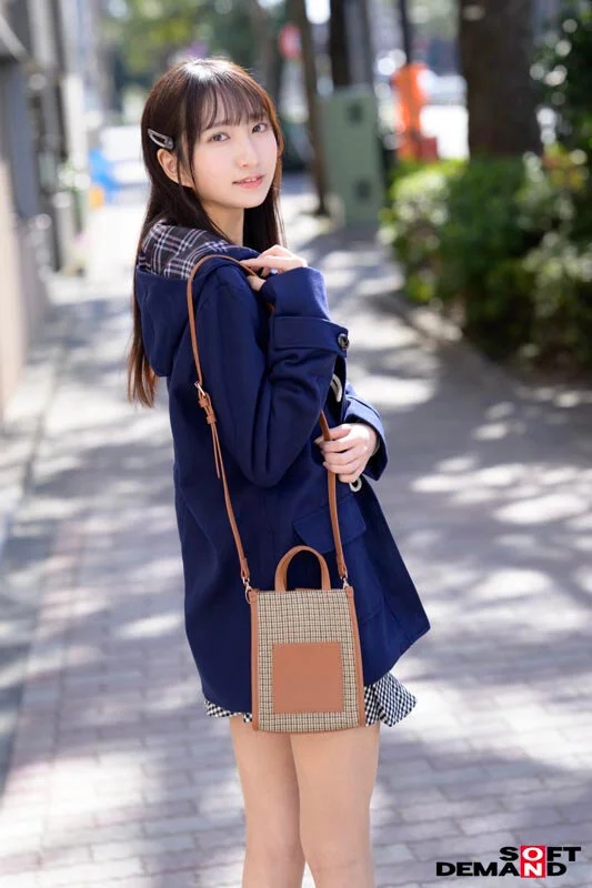 家庭的で世話好きなちっぱいスレンダー美少女が絶倫チ〇ポ達の家にご訪問致します。有り余った性欲を母性で受け止めて精子が空っぽになるまでひたすら笑顔でご奉仕ヌキしてくれる 18歳母性本能 皆川らん