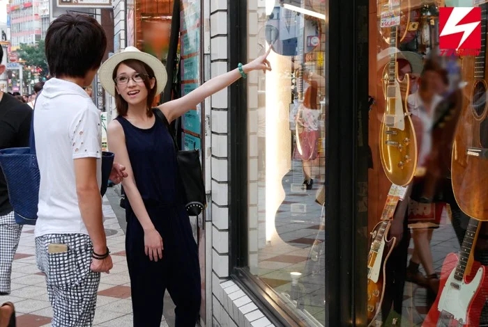 アマチュアバンドのヴォーカルがあまりに可愛くて…ナンパして付き合ってデートもSEXも盗撮しまくり。本人説得して映像作品化！AVデビューしてもらいました！ 椎名そら