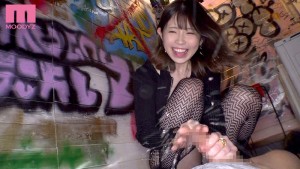 えぇー、本当に、ココで…男潮吹いちゃうの！！？ デートの最中、声を出しちゃいけない誰にもバレちゃいけないギリギリの状況で強●射精・男潮吹き小悪魔焦らしお姉さん 葵いぶき ギャラリー 5