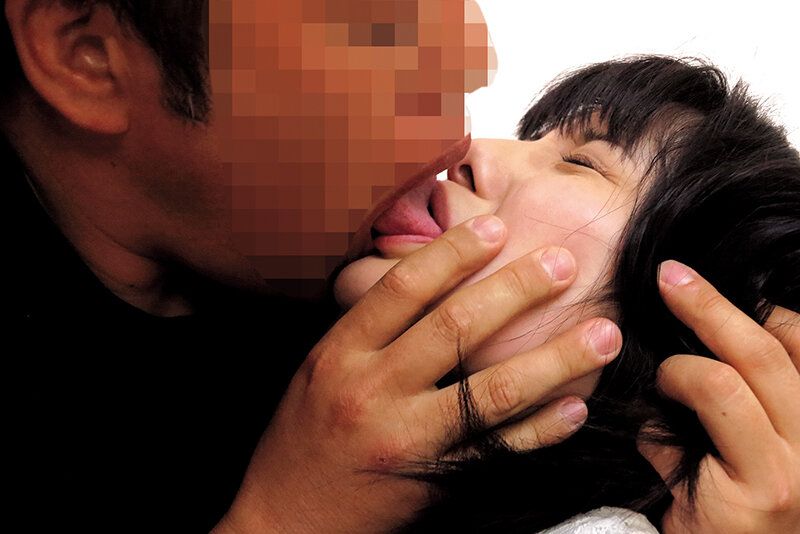 上下の口で唾も精子もゴク飲み！美少女凌●中出し15人 ギャラリー 13