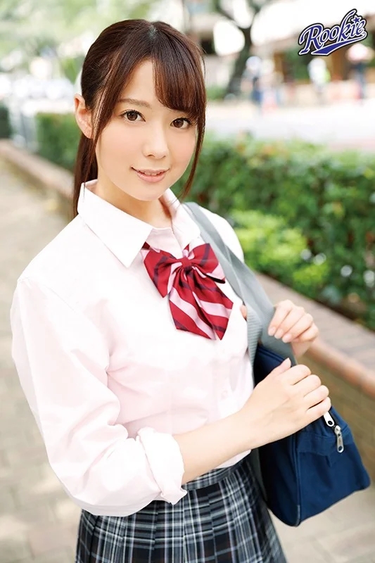 よだれが垂れるくらい大好物！みんな大好きエチエチ制服美少女8時間