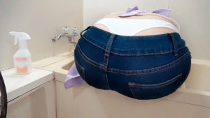 色白デカ尻の家事代行おばさんに即ハメ！デカチンの虜になった人妻が翌日勝手に押しかけてきたので満足するまで何度も中出ししてあげた5th BEST 人妻6名収録！！ 2枚組10時間！！ ギャラリー 4