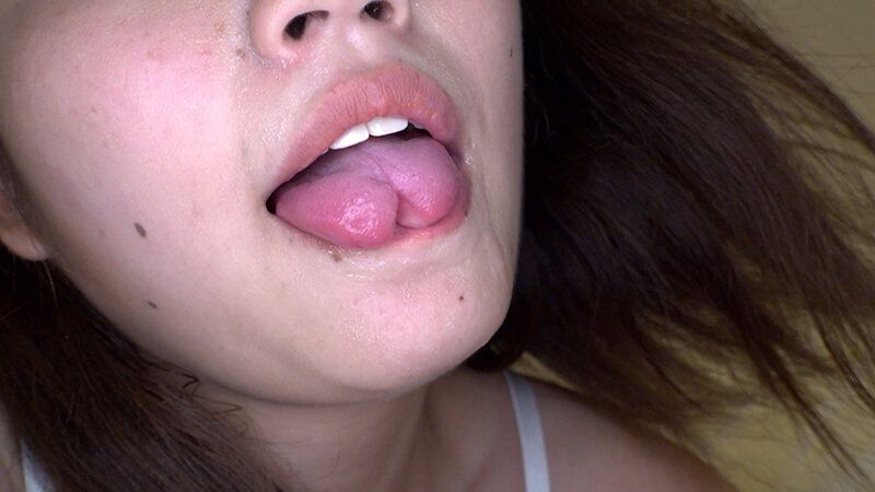 舌割れトロ顔女子がM男に濃厚鼻フェラ ギャラリー 20