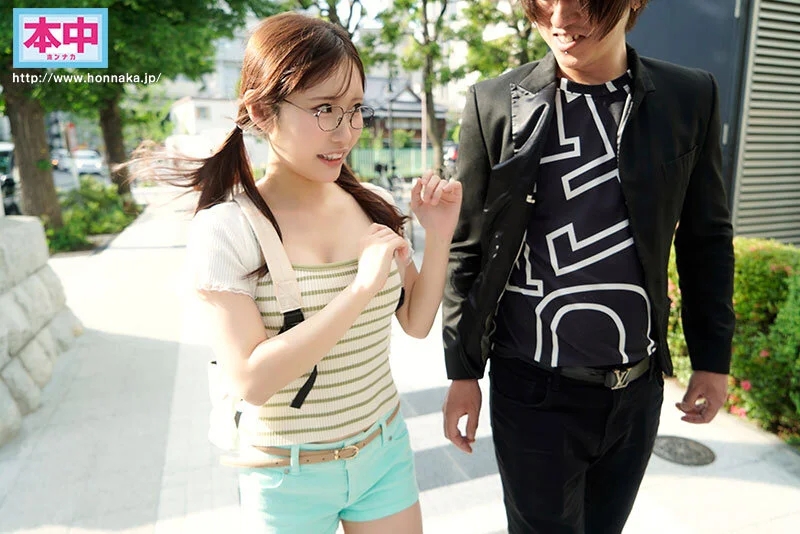 田舎から上京してきた体験入店初日のおっパブ嬢の裏オプがエスカレート！！目指せキラキラNo.1おっパブシンデレラ 鈴の家りん