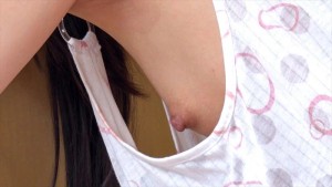 「夏休みだからいいじゃん！」無防備な姿で過ごす妹のノーブラタンクトップからこぼれる胸チラ・弾けそうなデカ尻ホットパンツに理性崩壊した童貞兄が親に内緒で強●生挿入！筆おろしSEXで必死に激ピストンする兄は早漏過ぎて死ぬほど中出し！2 ギャラリー 3